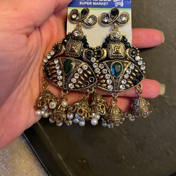 Brand New Indian/Pakistani style traditional earrings - Picture 3 of 4